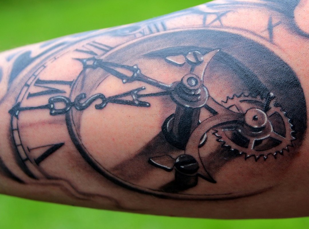 Essential Tips Before Booking Your Forearm Tattoo Appointment